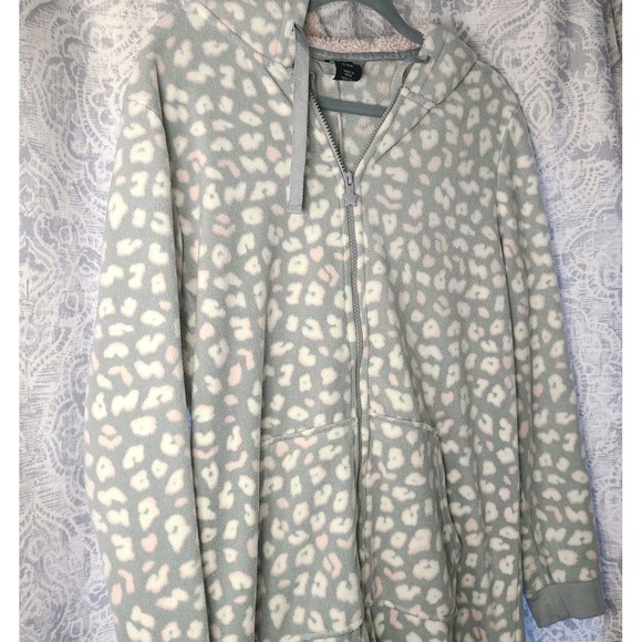 Esmara Other - Esmara Fleece Hooded One Piece Pajamas Womens Medium 8/10 Leopard Print EUC